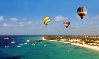 sıcak hava balon beach üzerinde