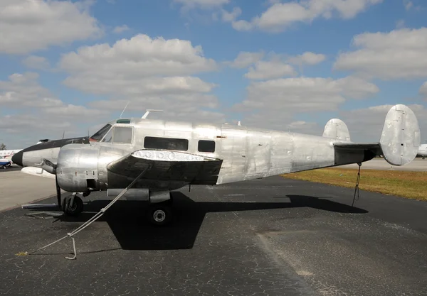 Avión turbohélice viejo —  Fotos de Stock