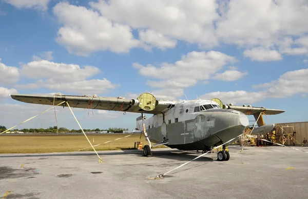 Terk edilmiş deniz uçağı — Stok fotoğraf