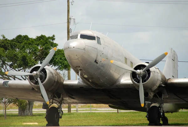 Vista frontal do avião vintage — Fotografia de Stock