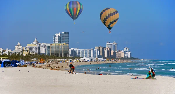 Miami plajı silüeti — Stok fotoğraf