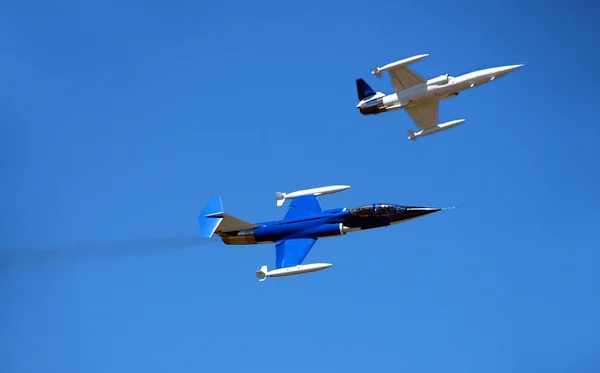 2 つのジェット戦闘機 — Stock fotografie