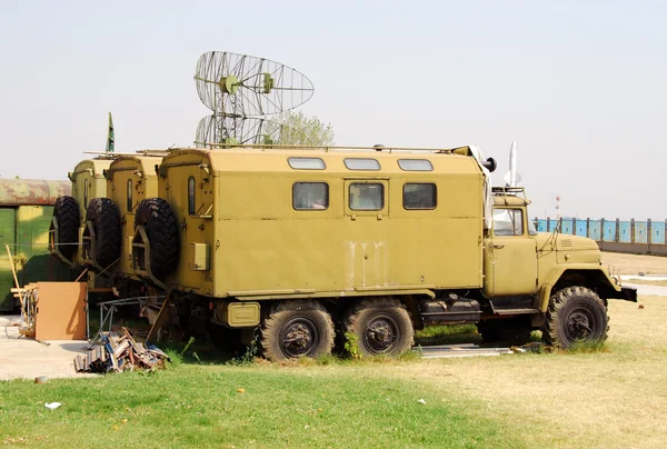 Військової вантажних автомобілів — стокове фото