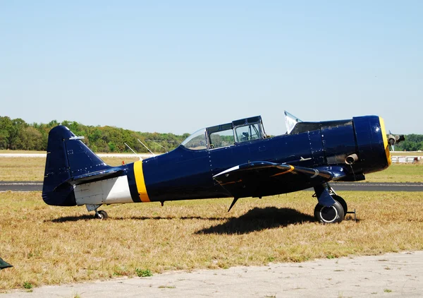 Αεροπλάνο με παλιά προπέλα — Φωτογραφία Αρχείου