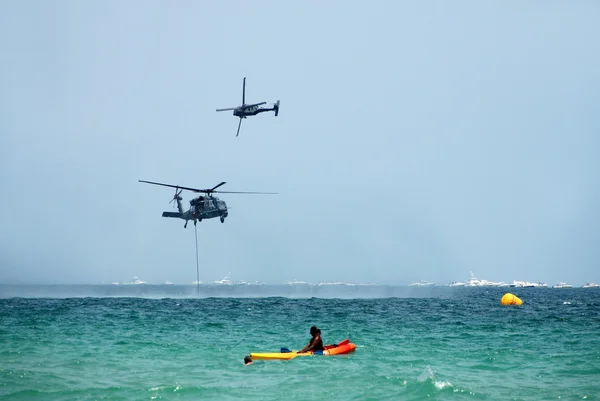 军事救援直升机 — 图库照片