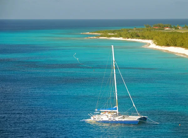 Tropical sailboat destination — Stock Photo, Image
