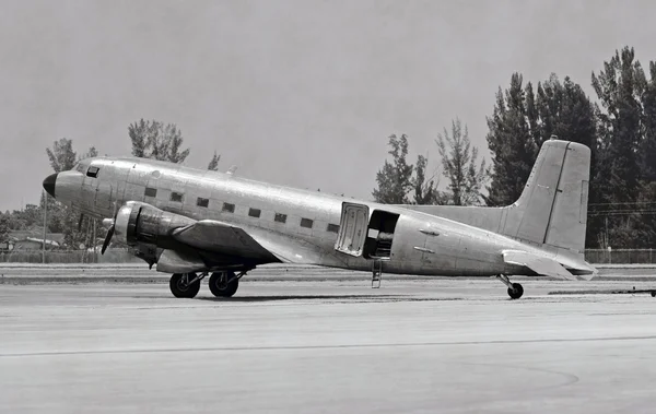 Oude vliegtuig — Stockfoto