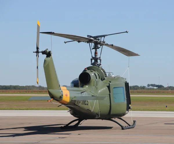 Antiguo helicóptero militar —  Fotos de Stock