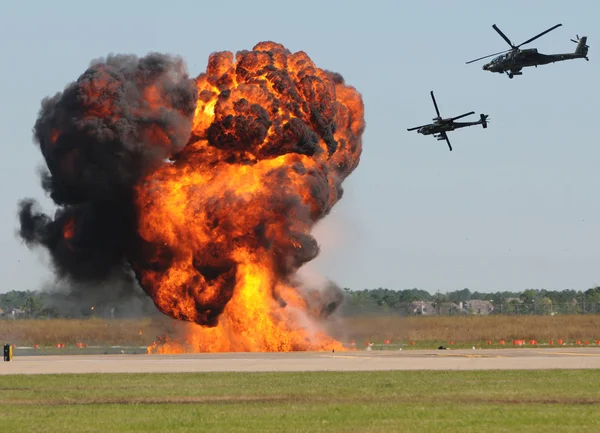 ヘリコプターの攻撃 — ストック写真