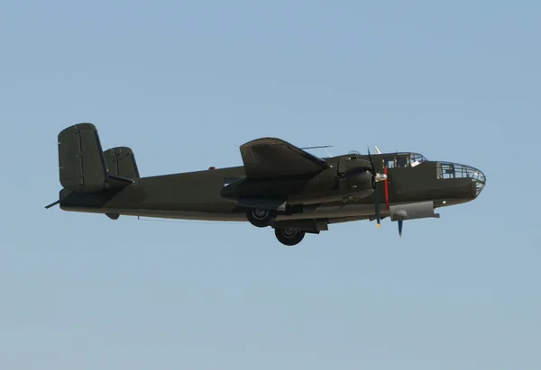 Old bomber in flight — Stock Photo, Image