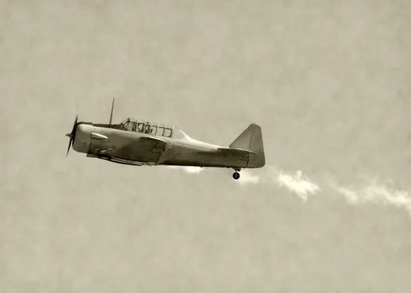 Oude vechter vliegtuig — Stockfoto