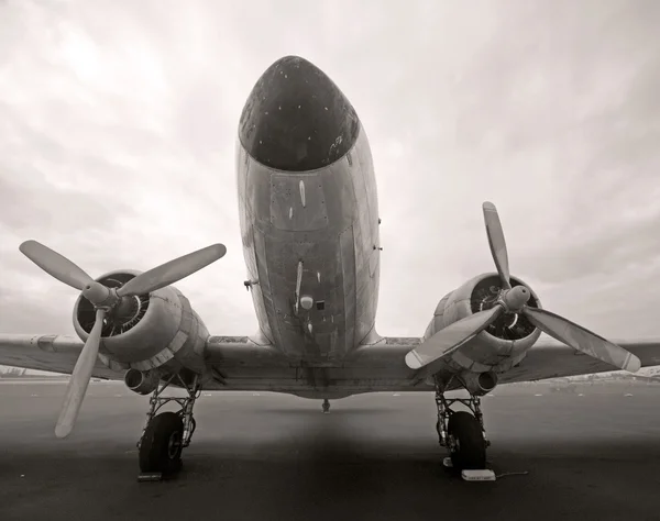 Старий Пропелер літак — стокове фото