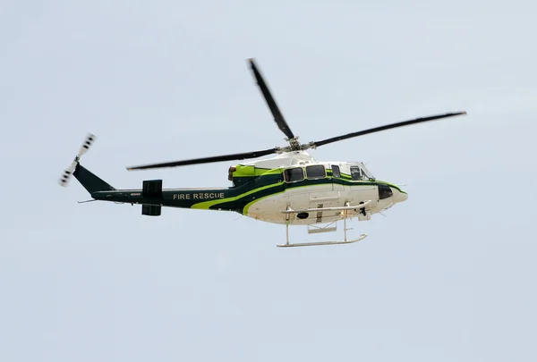 火災救助ヘリコプター — ストック写真