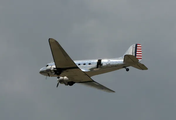 Silbernes Flugzeug — Stockfoto
