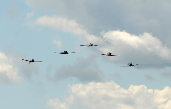 Flugzeuge in Formation — Stockfoto