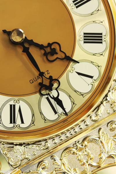 Un viejo reloj glold — Foto de Stock