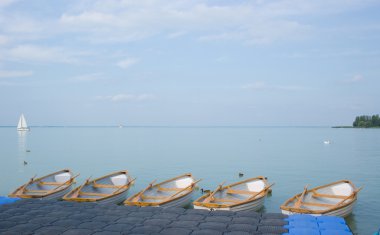 boş tekne at lake balaton