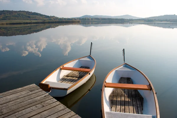 Barche sul lago — Foto Stock