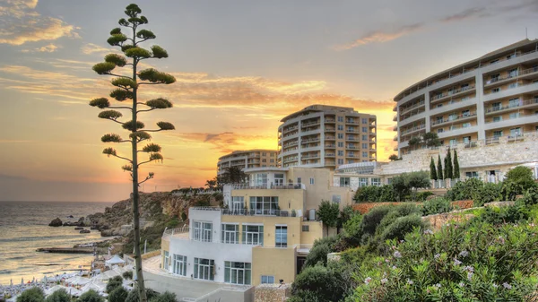 Piękny hotel blisko morza — Zdjęcie stockowe