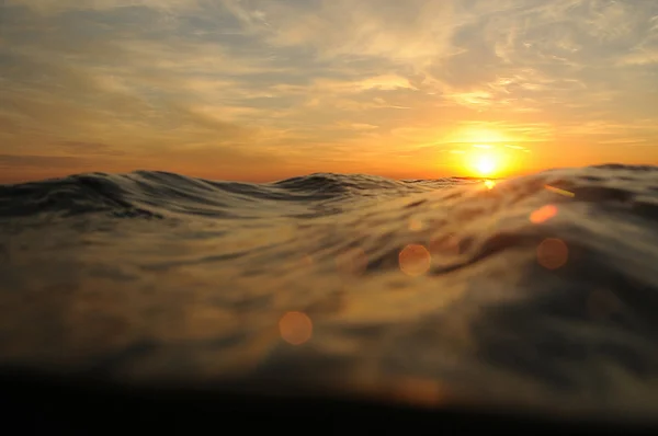Ηλιοβασίλεμα πάνω από τη θάλασσα Royalty Free Φωτογραφίες Αρχείου