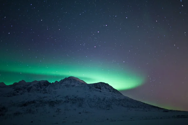 Nordlichter (Polarlichter) am Himmel — Stockfoto