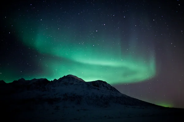 Noorderlicht (Aurora Borealis) in de lucht — Stockfoto