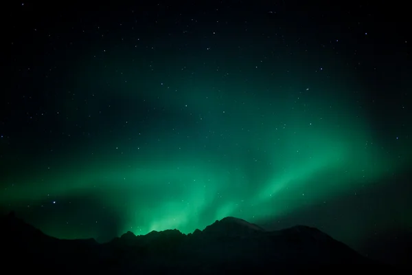 空に北極光 (オーロラ) — ストック写真