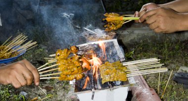 Malezya tradisional mutfağı satay