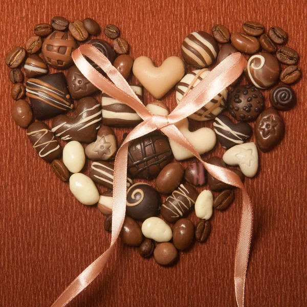 Snoepjes in een vorm van hart — Stockfoto