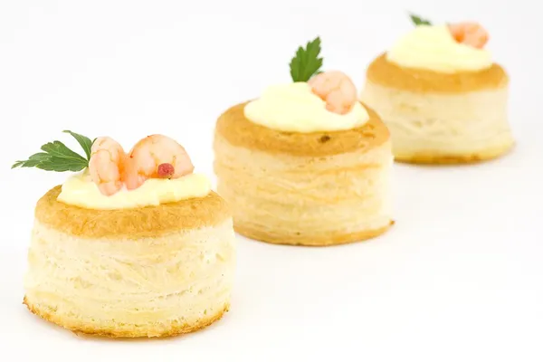 Vol au vent with prawns and mayonnaise — Stock Photo, Image
