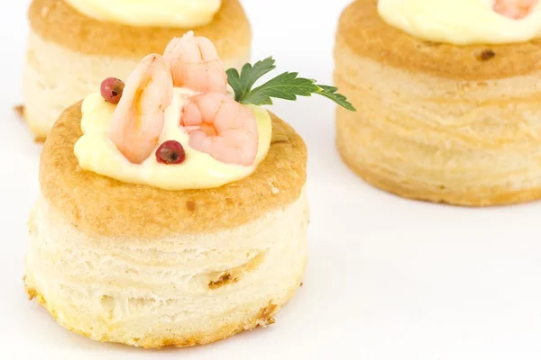 Vol au vent with prawns and mayonnaise — Stock Photo, Image