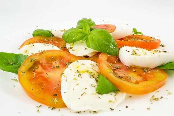 Tomate, mussarela e manjericão — Fotografia de Stock