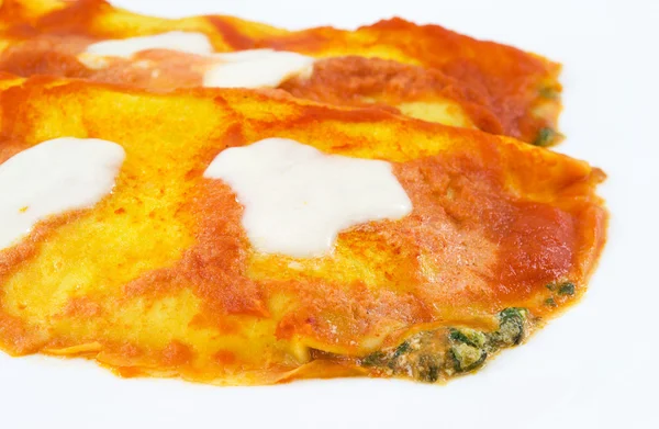 Crepes with spinach and mozzarella — Stock Photo, Image