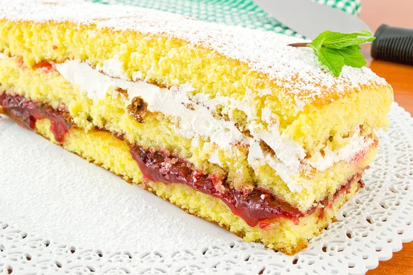 Cake with sour cherry jam — Stock Photo, Image