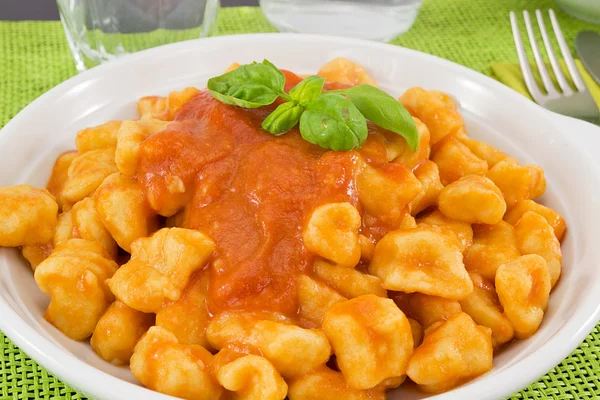 Gnocchi domates sos ile — Stok fotoğraf