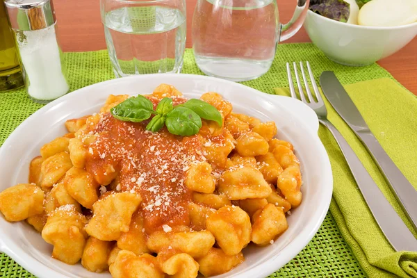 Gnocchi with sauce — Stock Photo, Image