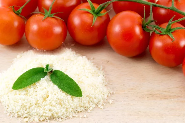Pomidorami i parmezanem — Zdjęcie stockowe