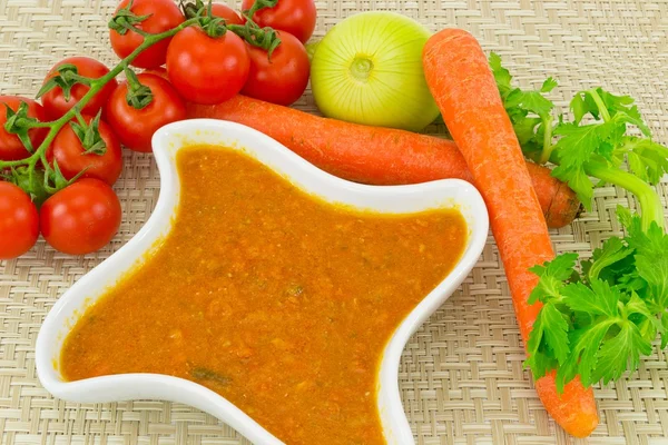 Томатный соус и морковь — стоковое фото