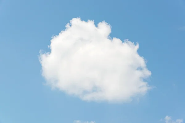 Cloud, modrá obloha — Stock fotografie