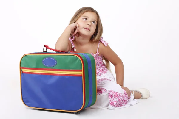 Dítě a kufr — Stock fotografie