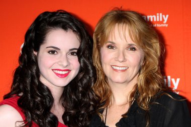 Vanessa Marano, Lea Thompson