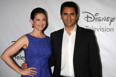 Ashley Judd, Cliff Curtis