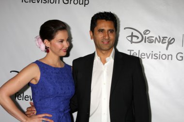 Ashley Judd, Cliff Curtis