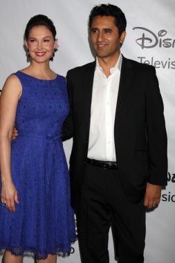 Ashley Judd, Cliff Curtis