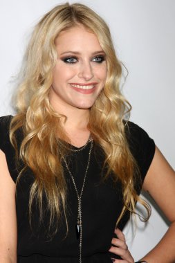 Carly Chaikin