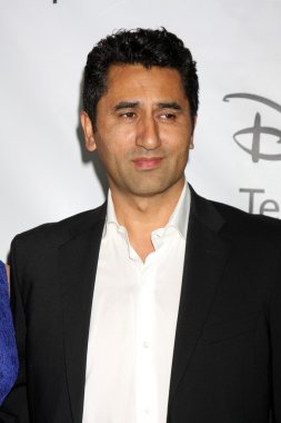 Cliff Curtis