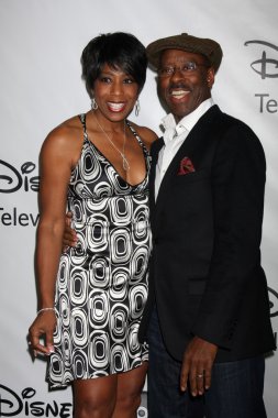 Dawnn Lewis, Courtney B Vance