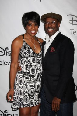 Dawnn Lewis, Courtney B Vance