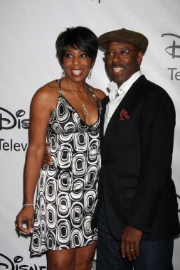 Dawnn Lewis, Courtney B Vance