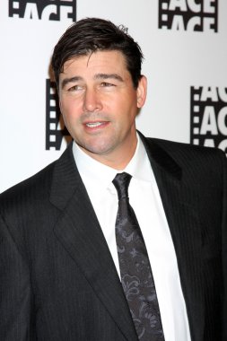 Kyle Chandler